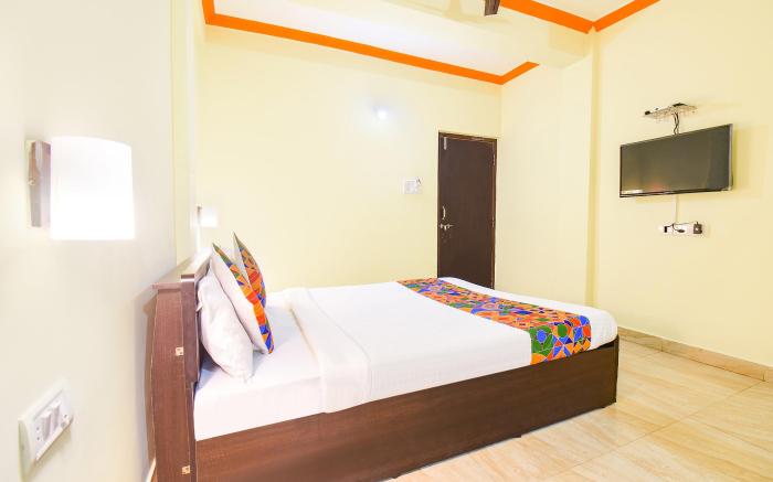 FabExpress Shanel Beachside Resort - Tito's lane, Baga Beach