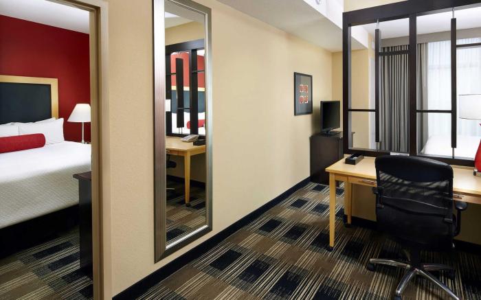 Holiday Inn Express Miami Airport-Blue Lagoon Area By IHG