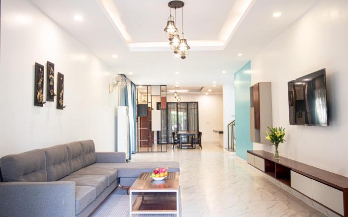 Modern Private Villa by La San