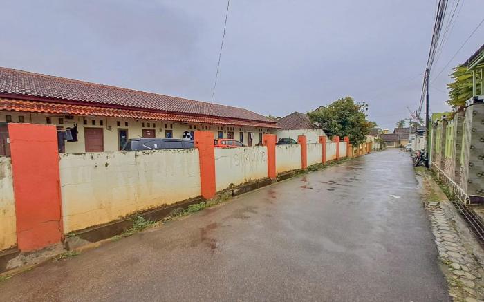 OYO 93590 Penginapan Palapa 10 Syariah