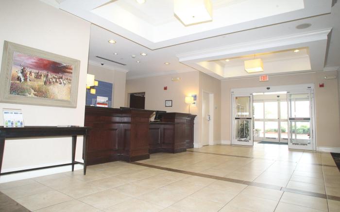 Holiday Inn Express Pembroke By IHG