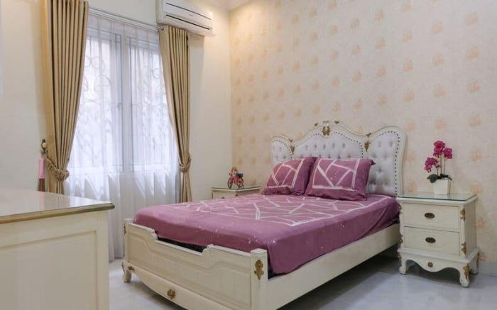 Queen House. Rumah Mewah dengan 5 kamar tidur