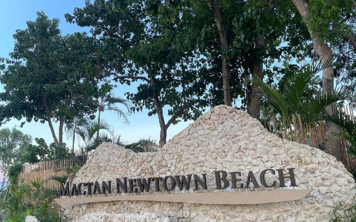 Mactan near Airport Luxury Condo Gateway