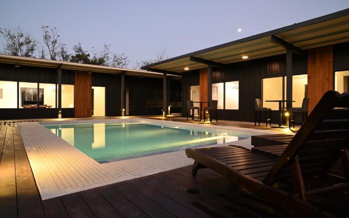 sun sun pool villa