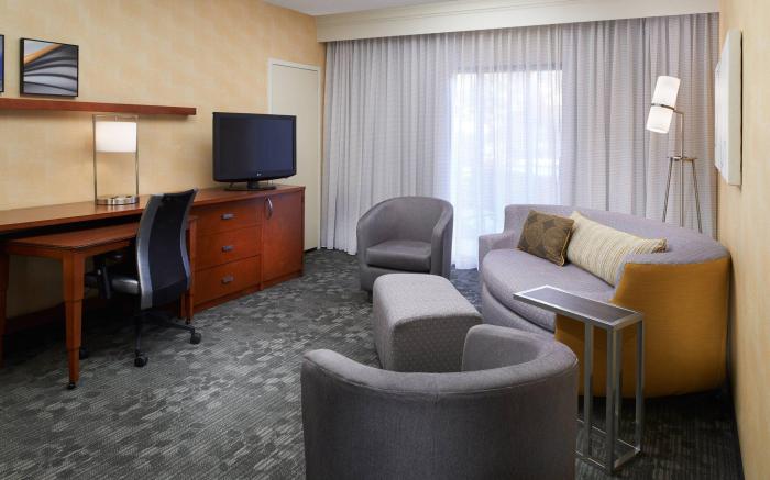 Courtyard by Marriott Detroit Livonia