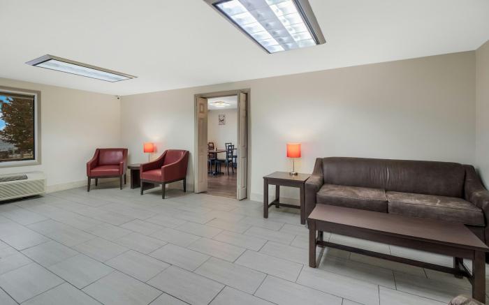 Red Roof Inn & Suites Jackson, TN