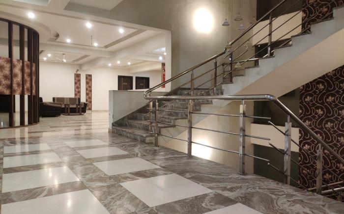 Hotel Luxura 