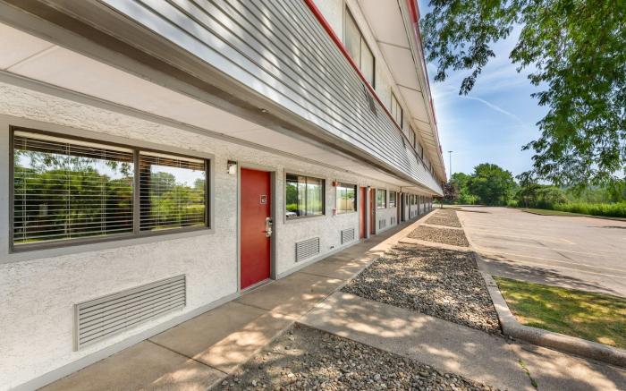 Red Roof Inn Erie - I-90