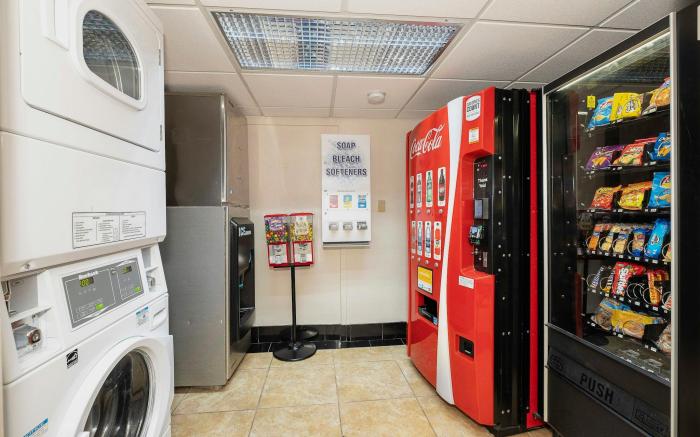 Red Roof Inn & Suites Macon