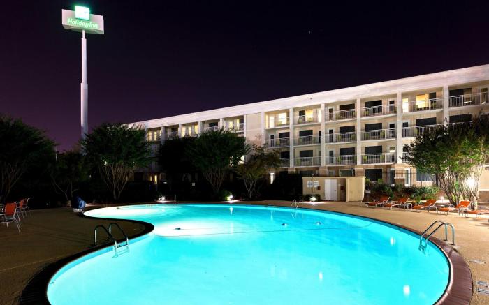 Holiday Inn & Suites Atlanta Airport North By IHG
