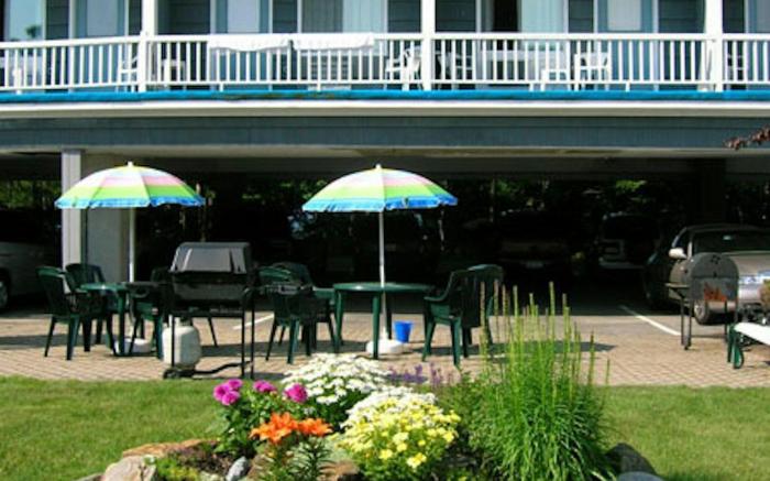 Grand Beach Inn
