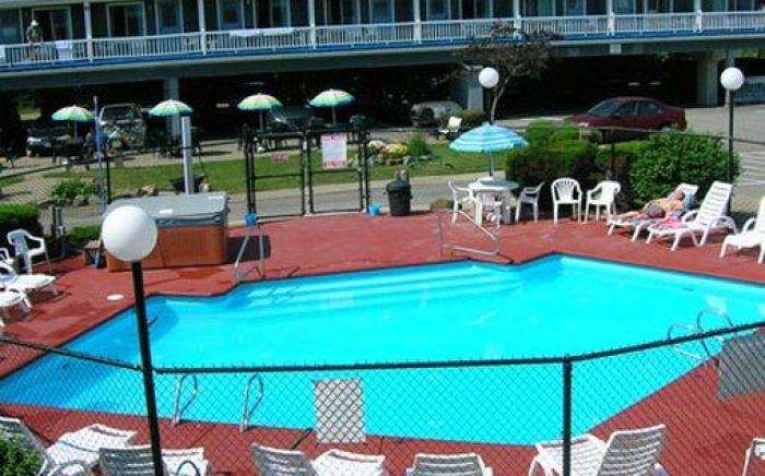 Grand Beach Inn