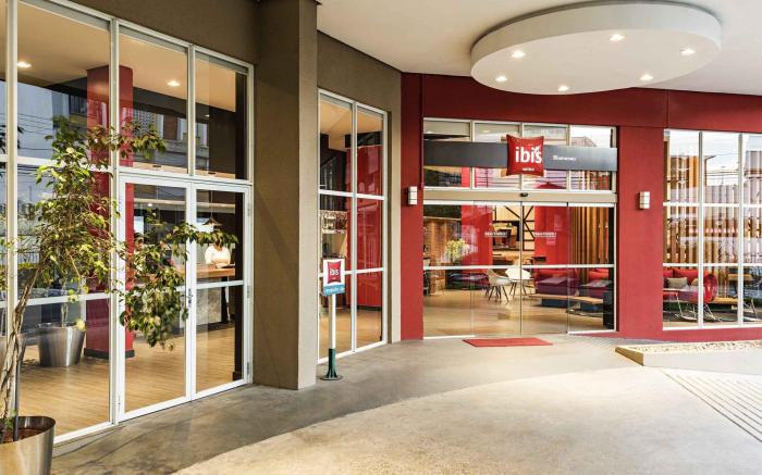 Ibis Blumenau