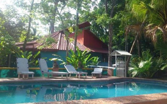 Oceanfront Hotel Verde Mar direct access to the beach