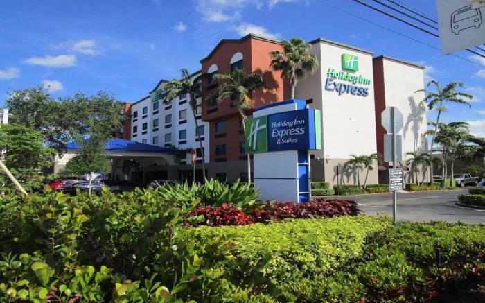 Holiday Inn Express and Suites Fort Lauderdale Airport West By IHG