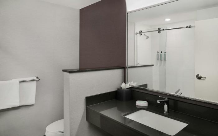 Courtyard by Marriott Kansas City Shawnee