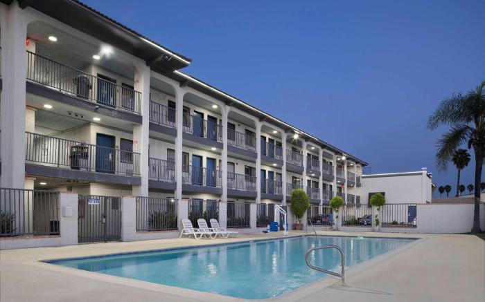 Studio 6  Artesia, CA