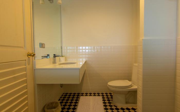 B villa Pranburi beachfront 10-15 guest