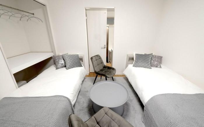 Close to Shinjuku! [4th]Twin beds,Projector!