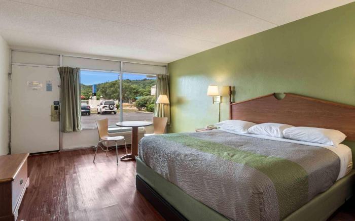 Motel 6 Pulaski, TN
