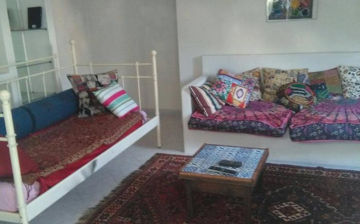 010025-lt-0928 Rooftop Favors