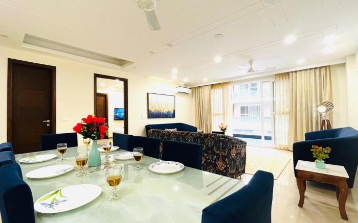BluO 4BHK Saket Max - Lift, Balcony, Parking.