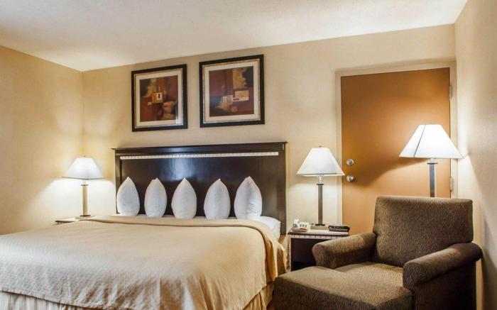 Quality Inn Aurora - Naperville Area