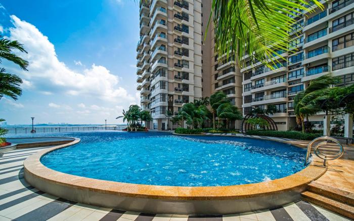 Country Garden Danga Bay by Lions Bay