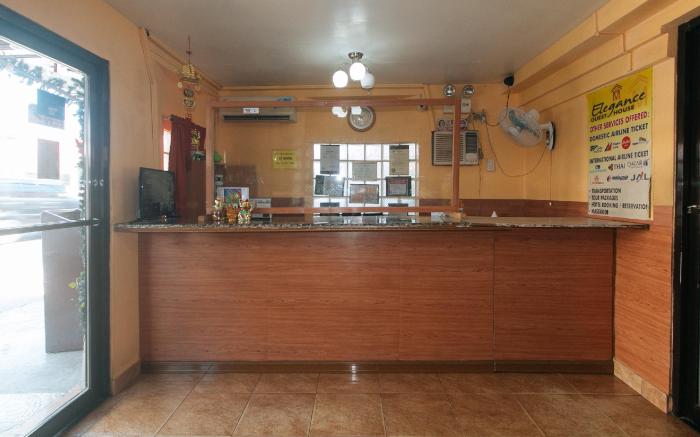 RedDoorz @ Elegance Guest House near NAIA T3