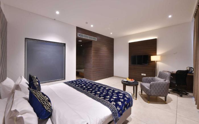 Clubhouse Hotel Morbi