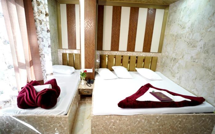 Hotel Kaaynat Royale 5 Minute Distance from Dargah