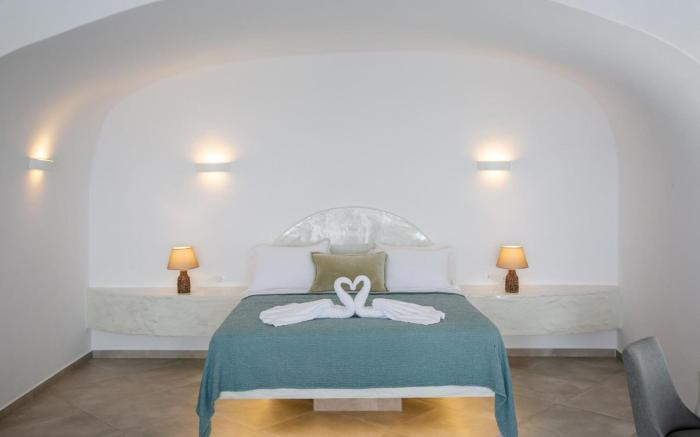 Panoramic Cave | Jetted Tub | Sea & Sunset View
