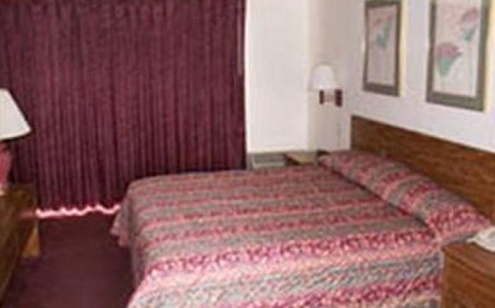 Seaside Inn & Suites