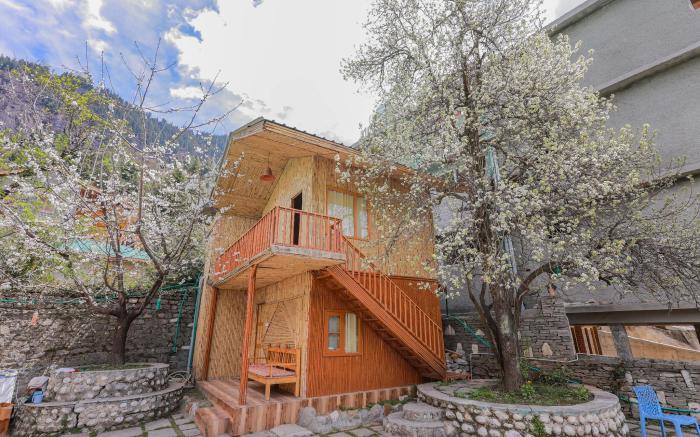 Tree house Bamboo Cottage with beautiful views