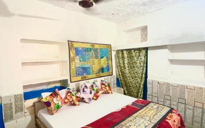 Mirvana Guest House & Camel safari