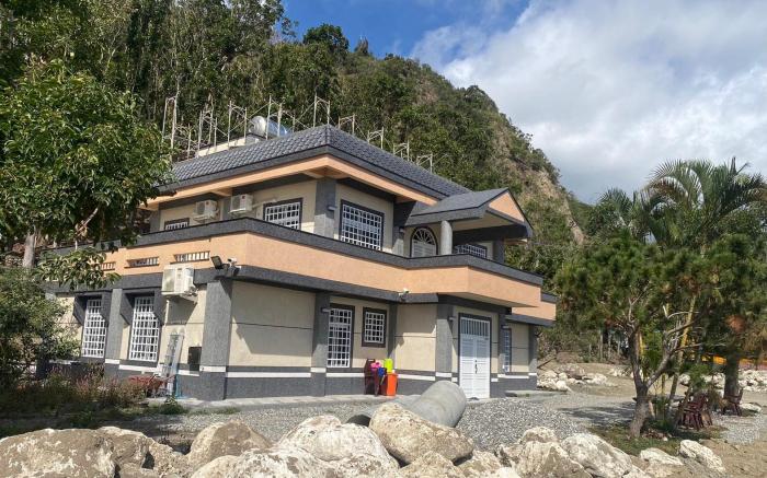 小馬隧道民宿