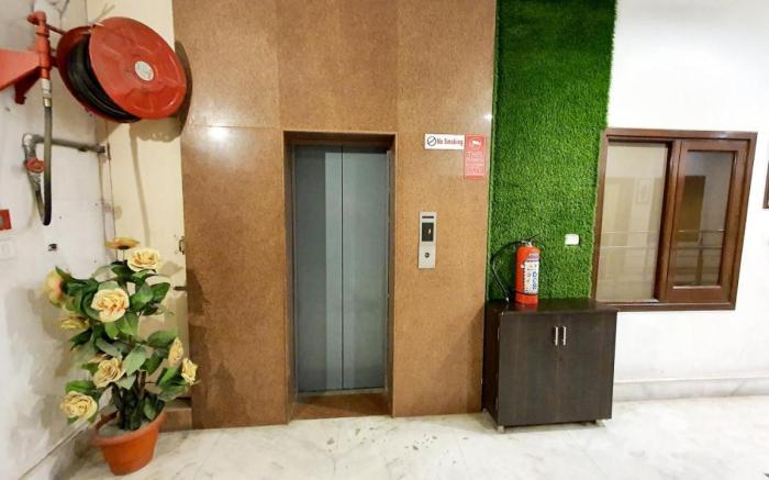 Hotel sallow International-Near Golden Temple