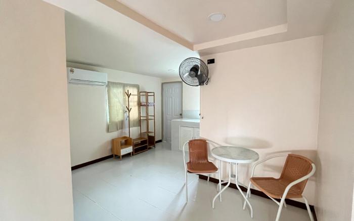 Iam-Wilai Guesthouse: 5min from Suratthani Airport