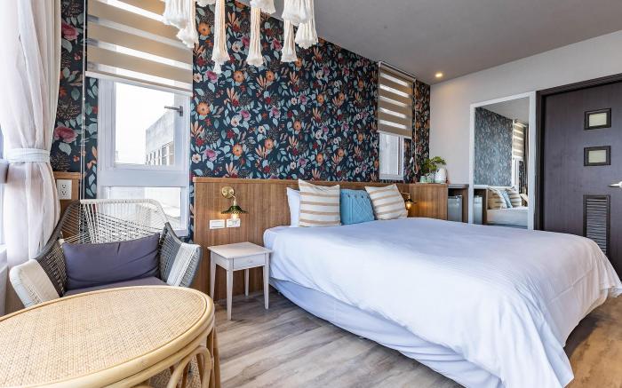 Jasmine Studio close to the night market