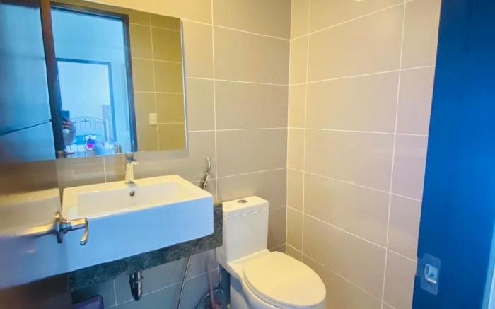 One bedroom with  2 beds  bathroom+pool and gym.