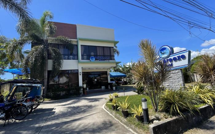 Argao Seabreeze Hotel powered by Cocotel