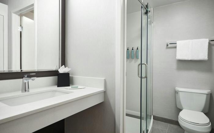 Courtyard by Marriott St. Louis Westport Plaza