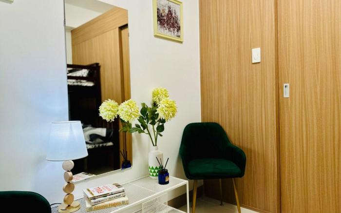 SMDC Lush unit w PS4, HBO, pools, garden, playarea