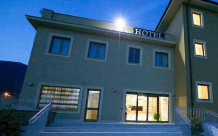 Giga Hotel