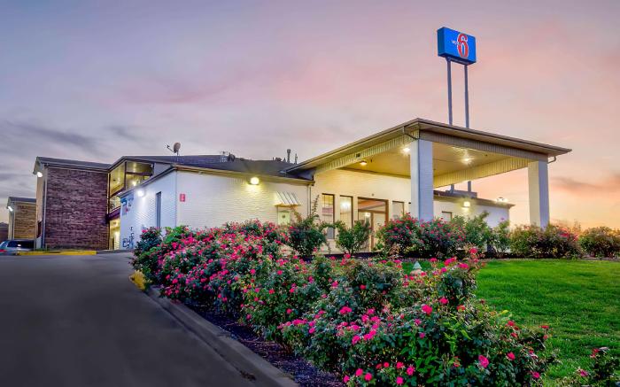 Motel 6 Grand Rivers, KY
