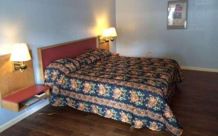 Knights Inn - Center Valley PA