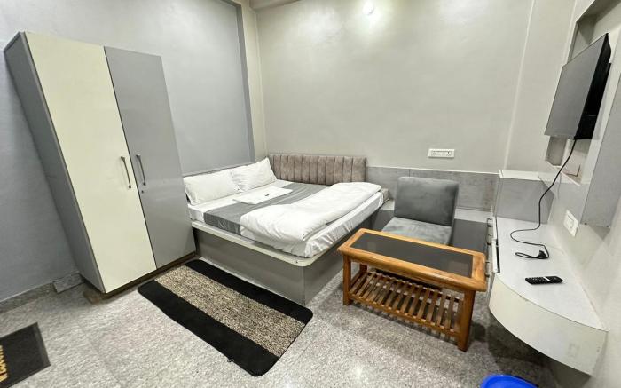 PRAKASH PAYING GUEST HOUSE