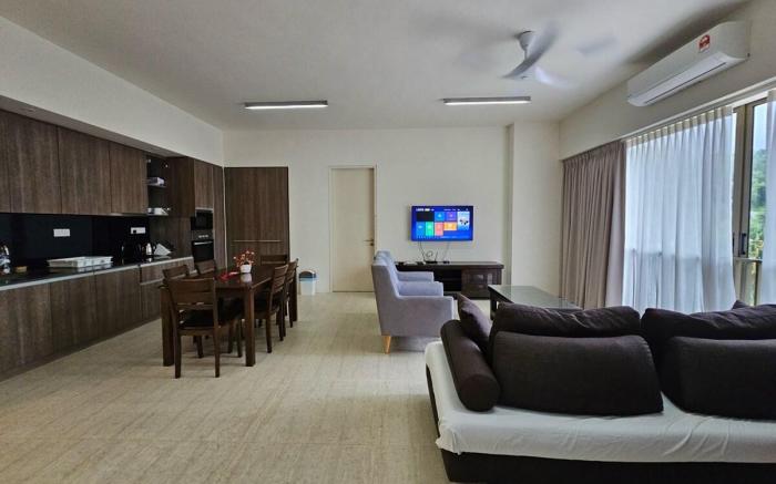 Batu Ferringhi By The Sea 2BR Suite 6 Pax
