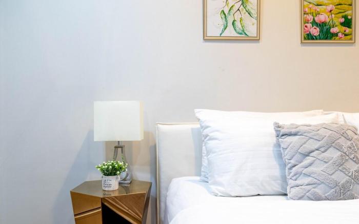 Hyde Sukhumvit 11 2BR BTS Nana 5 Min Wi-Fi Bangkok