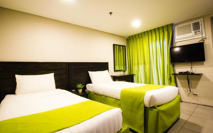 Jade Hotel and Suites